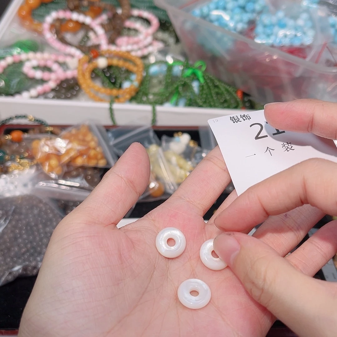 未镶嵌珠宝半成品水晶210 。