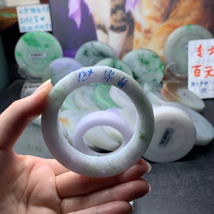 定制翡翠未镶嵌手镯