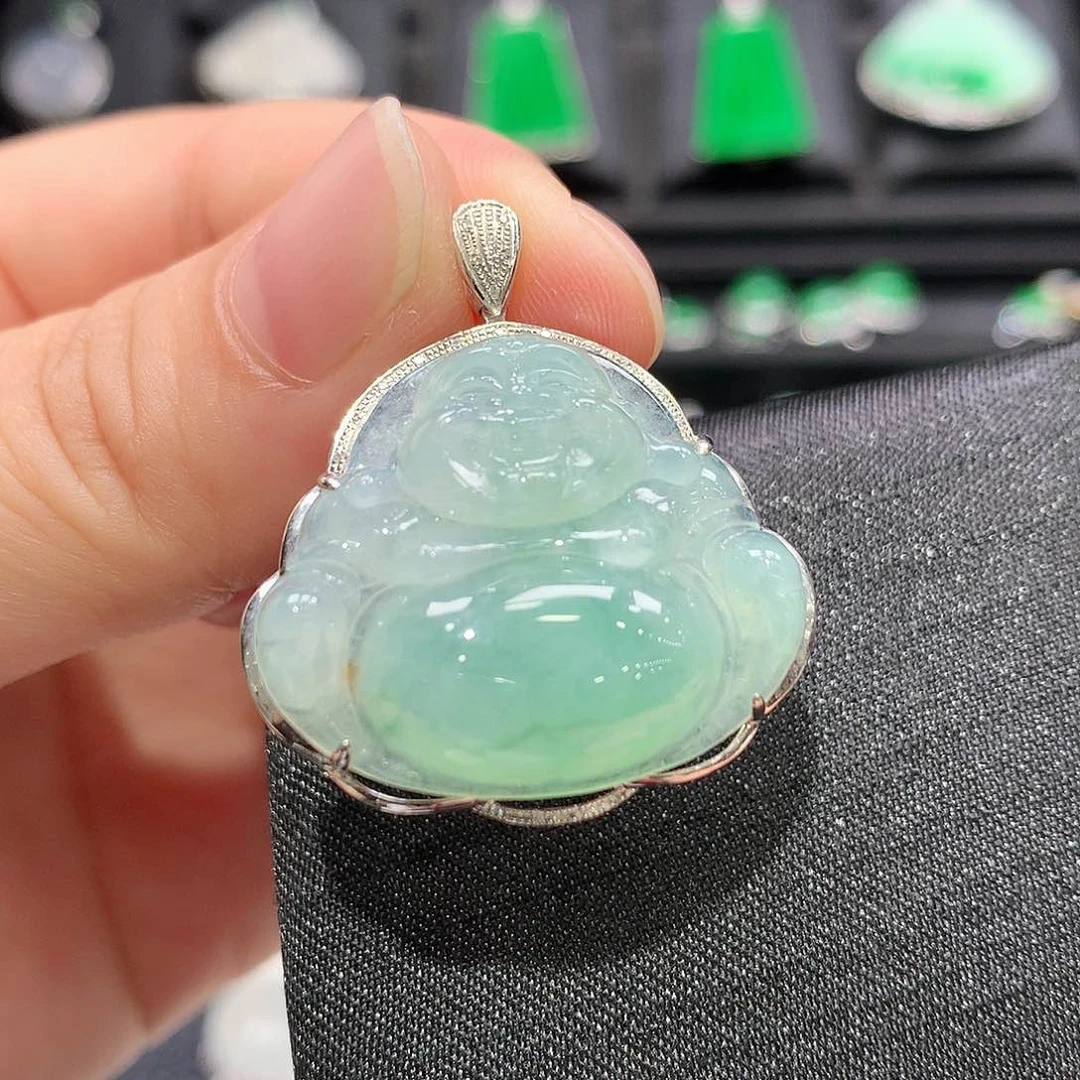 翡翠18K金镶嵌颈饰佛公