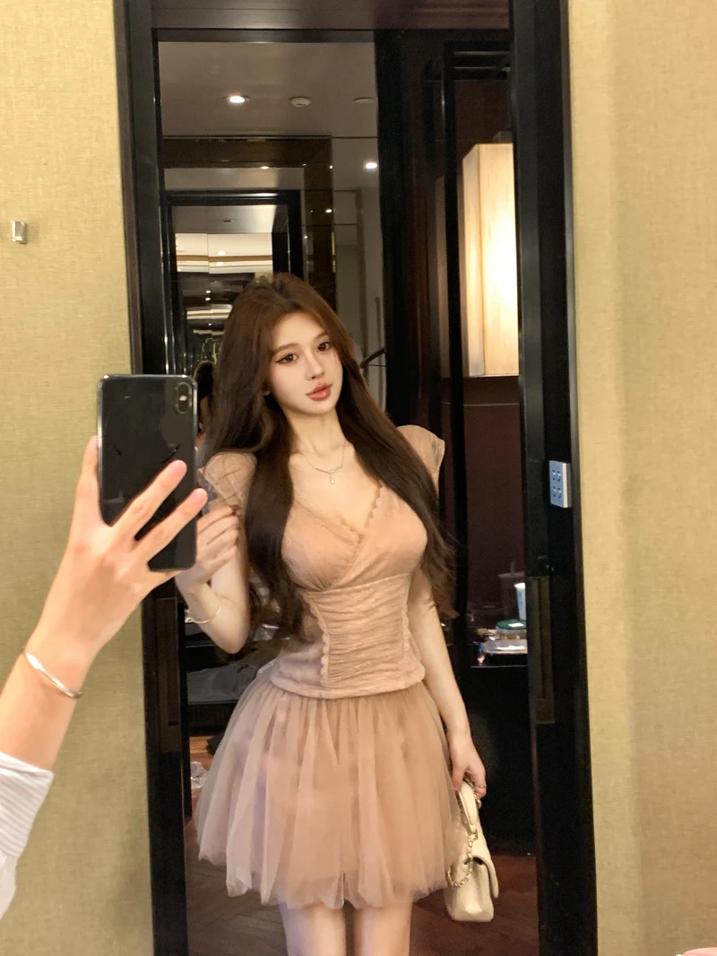 甜美纯欲气质V领蕾丝收腰上衣+网纱半身裙防走光短裙裤套装