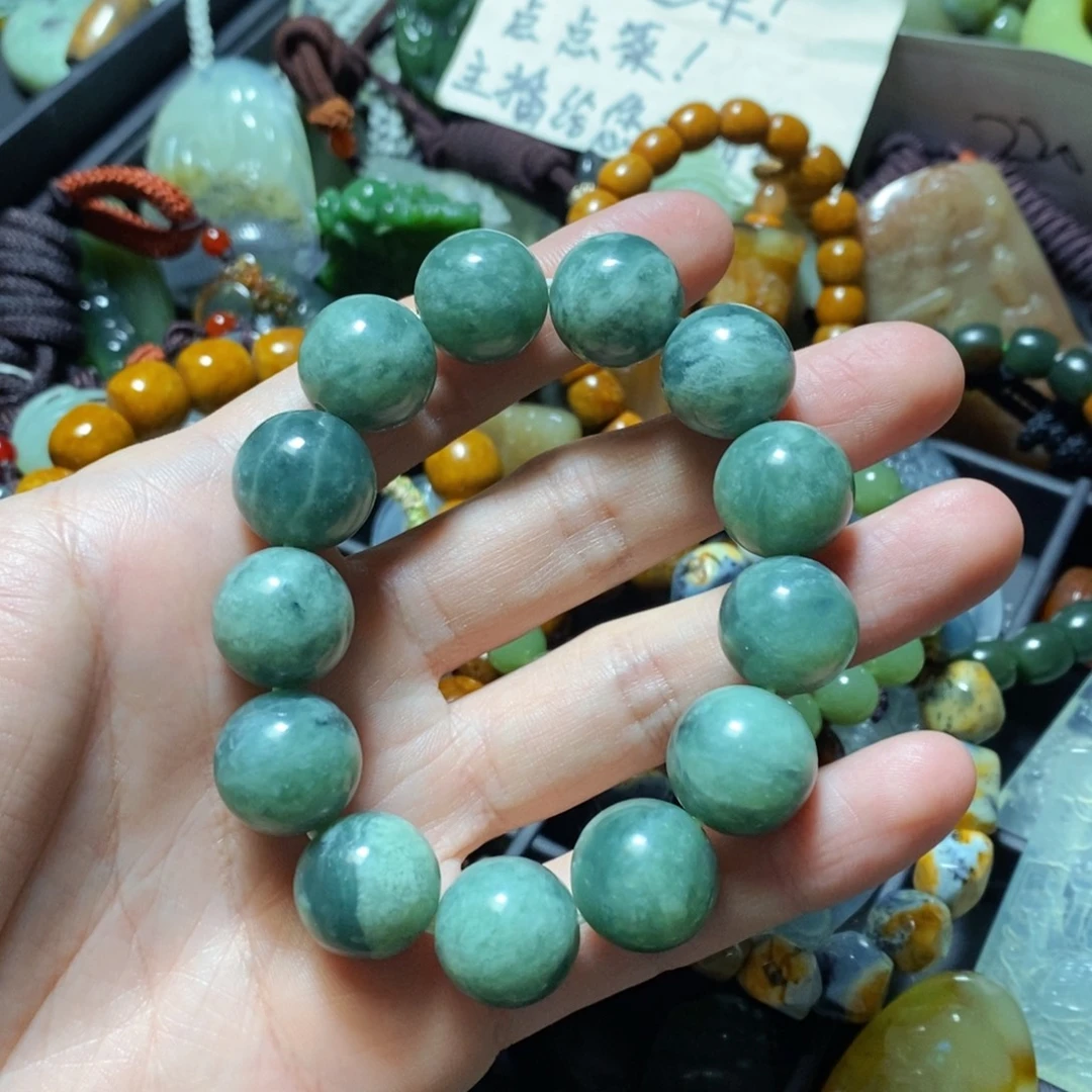瑞***蛇纹石玉未镶嵌颈饰