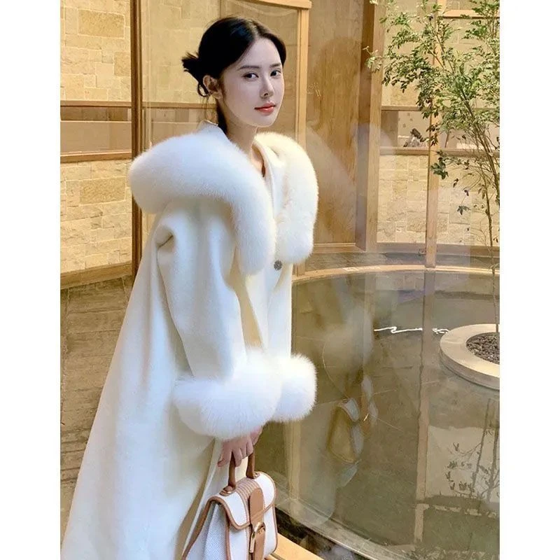 富家千金白色毛呢大衣女冬季新款高级感赫本风大毛领连帽毛呢外套