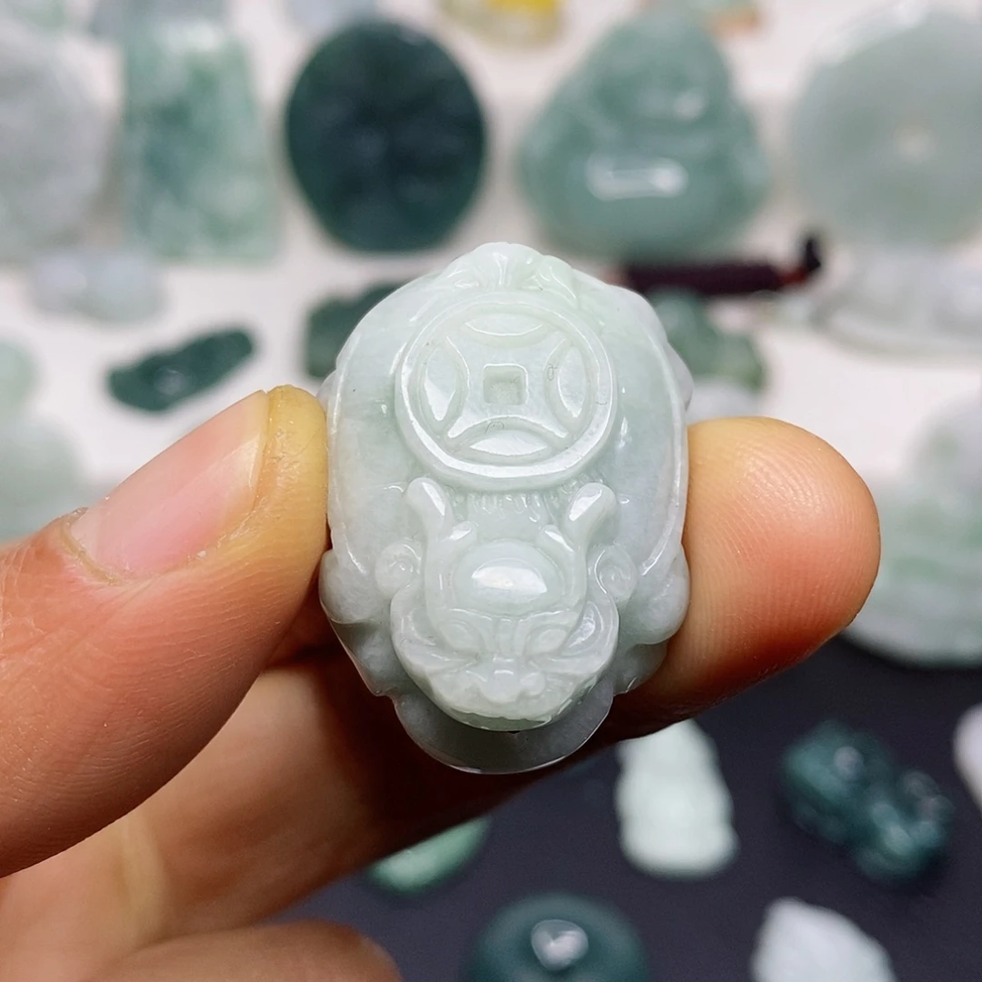 翡翠颈饰未镶嵌吊坠