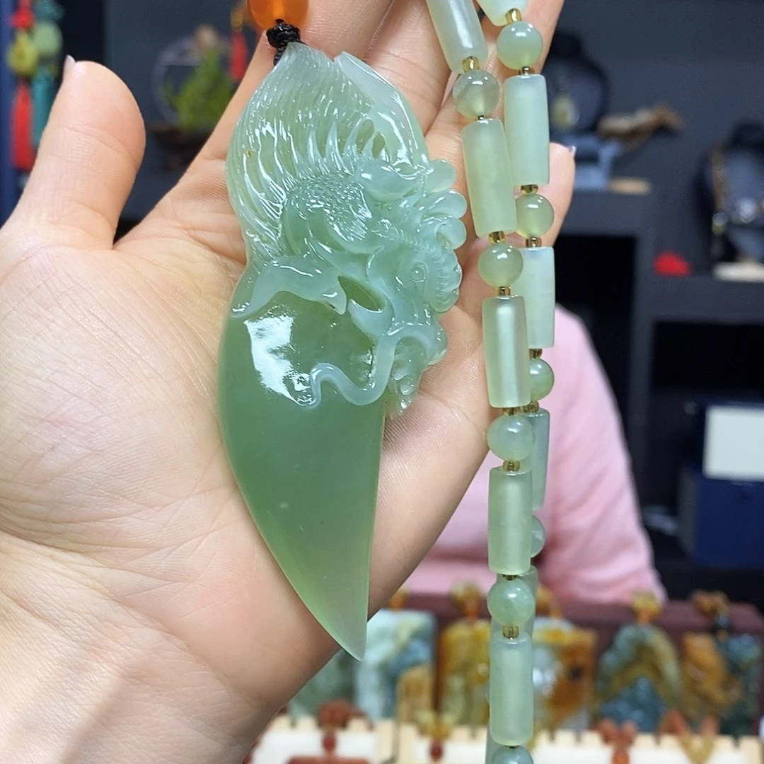 岫玉未镶嵌挂件吊坠