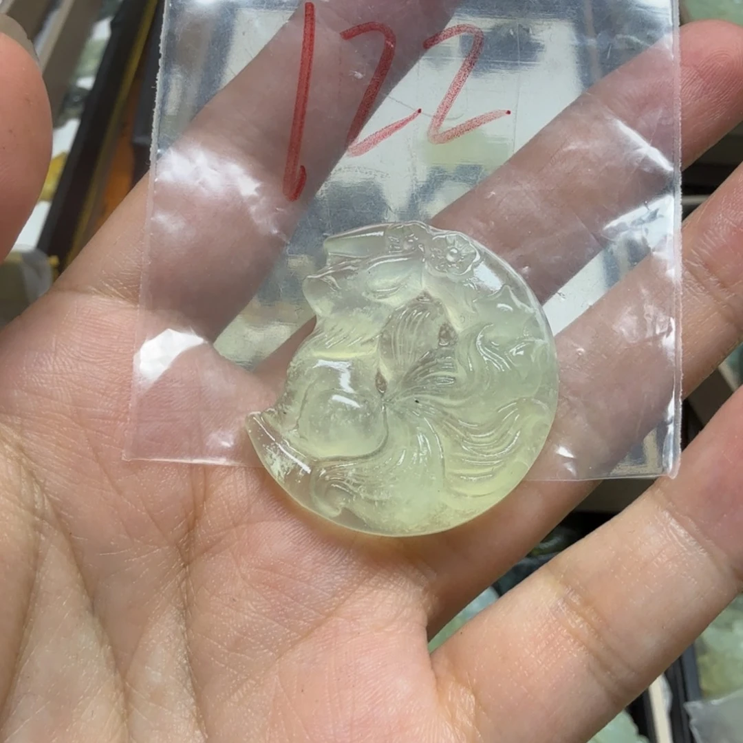 透闪石-蛇纹石玉吊坠未镶嵌