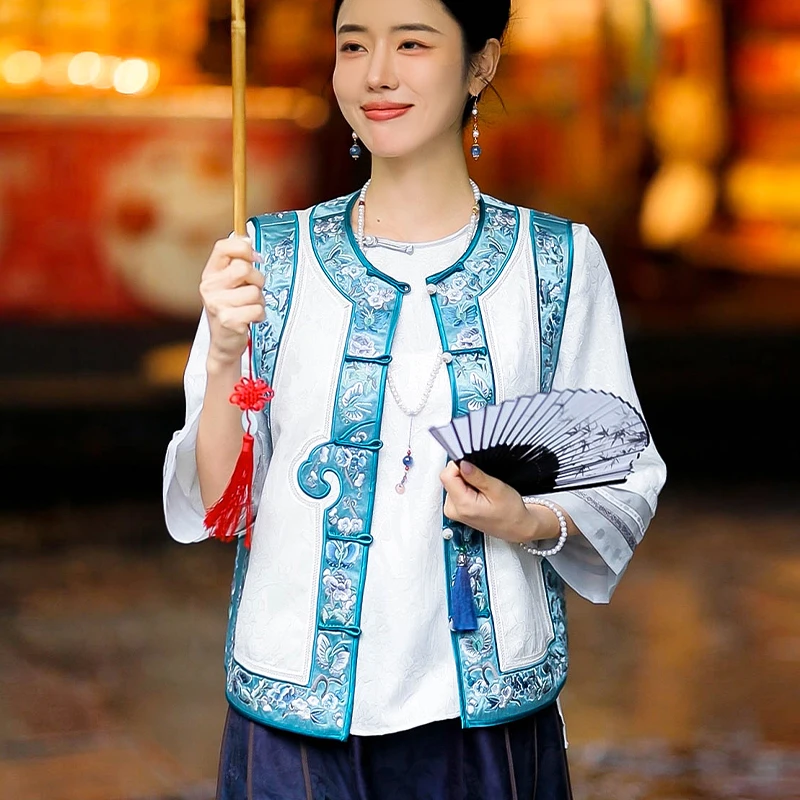 复古日记“如意三兰”手工如意头三蓝绣银通正绢中式马夹252E7523