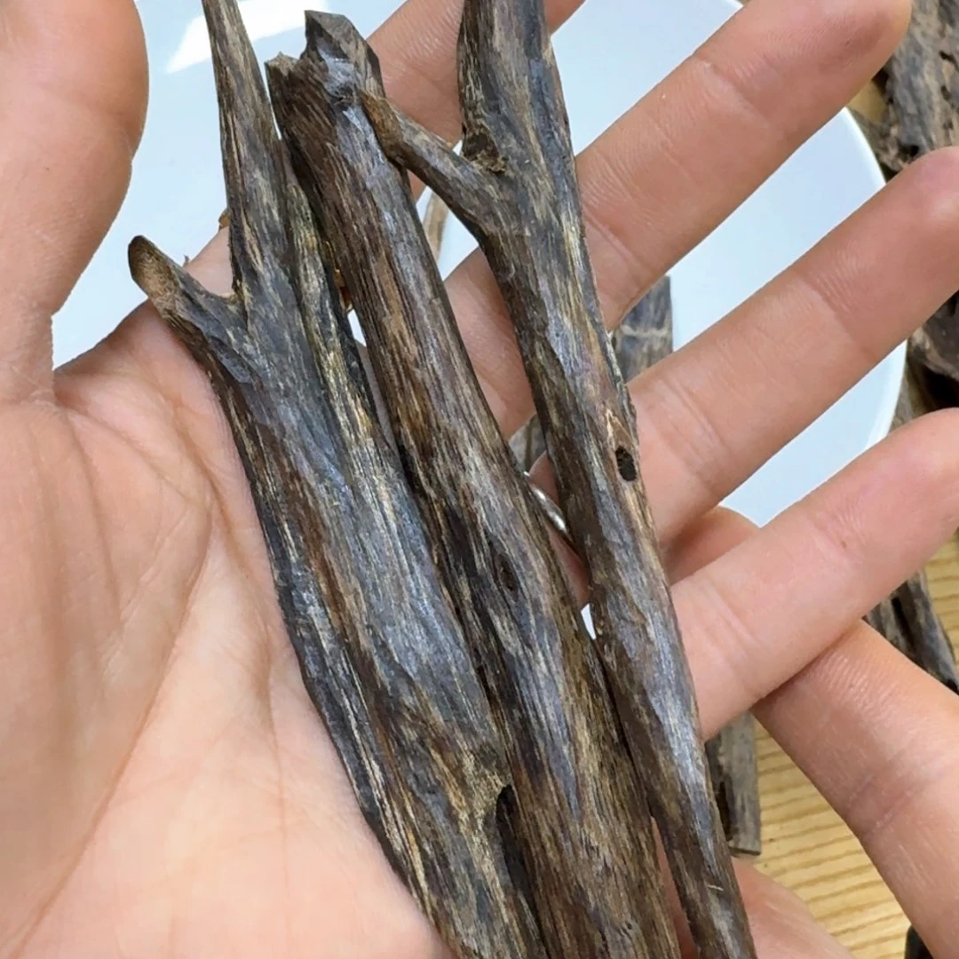 沉香沉香枕阿****n块料白奇树心油虫漏25.9克多样性发货