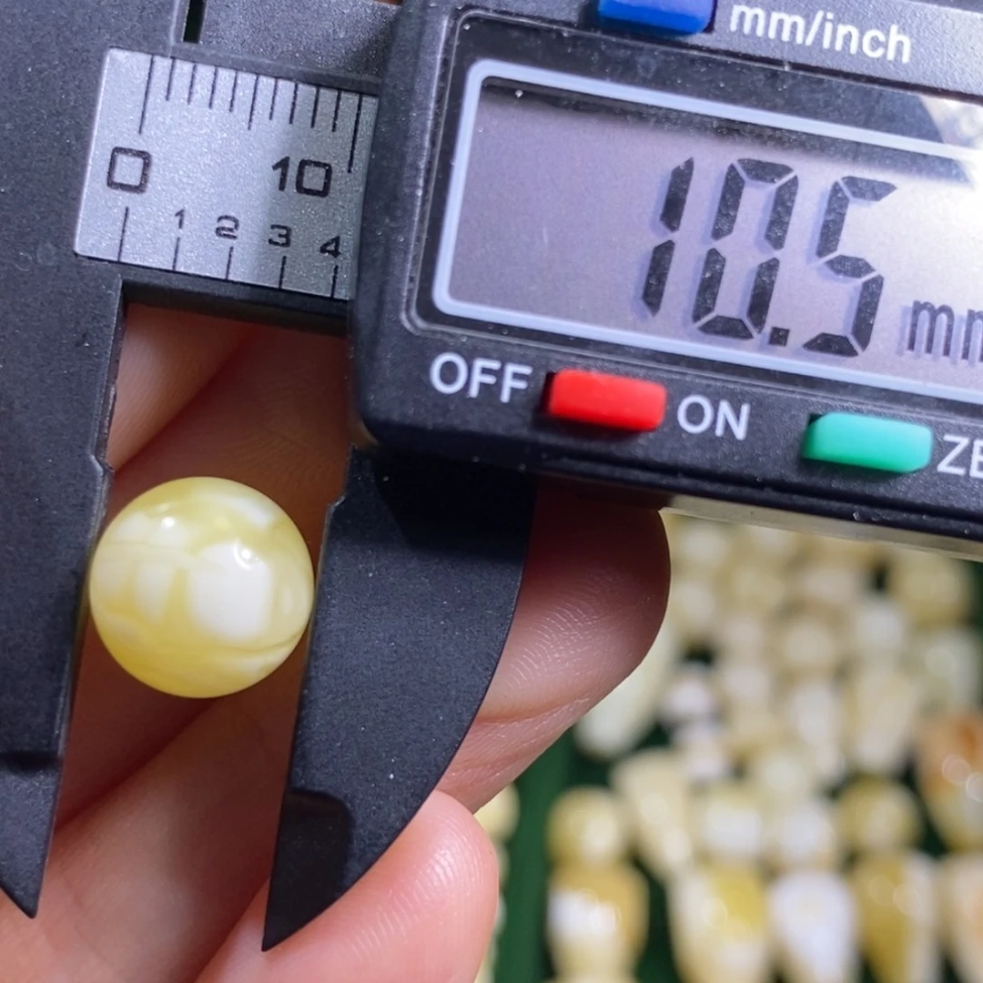 蜜蜡未镶嵌裸石配饰