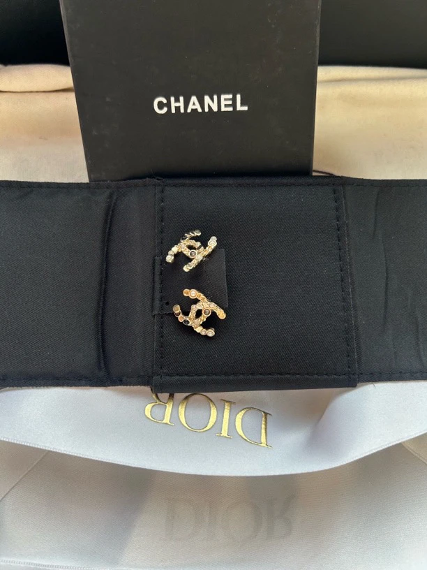 99新 Chanel/香奈儿 经典双c带钻耳钉（344）