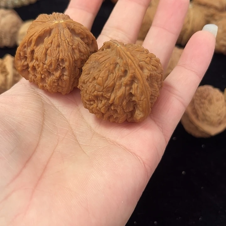 一***度文玩核桃把件40南疆自玩，微瑕，朋友福利