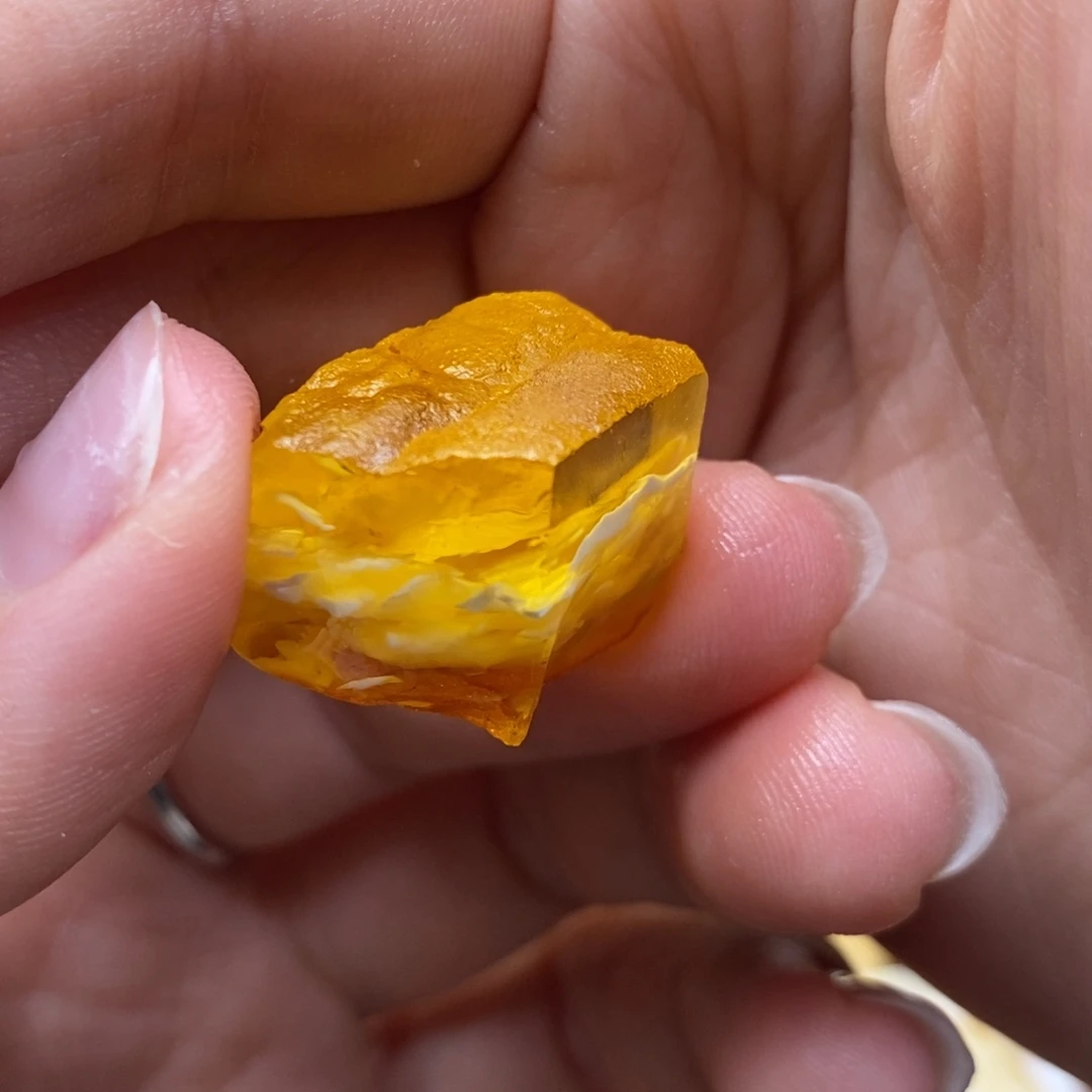 定制琥珀未镶嵌蜜蜡