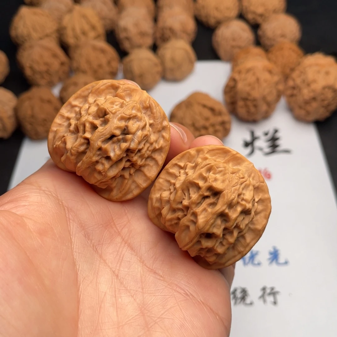 文玩核桃吊坠029。36天地