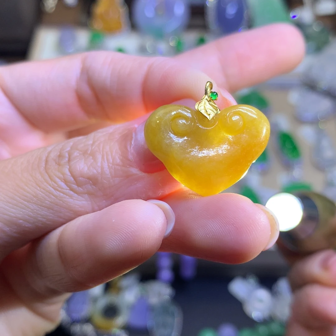 翡翠18K金镶嵌颈饰翡翠