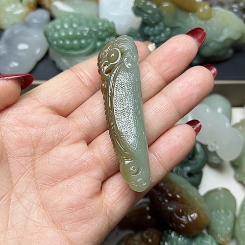 和田玉颈饰未镶嵌龍**人