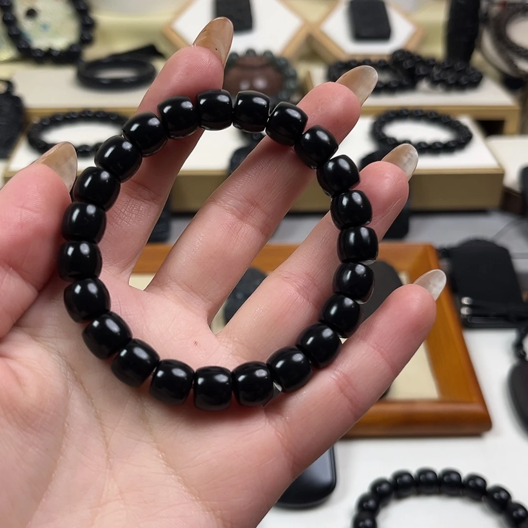 和田玉（墨玉）未镶嵌颈饰卡10直切高