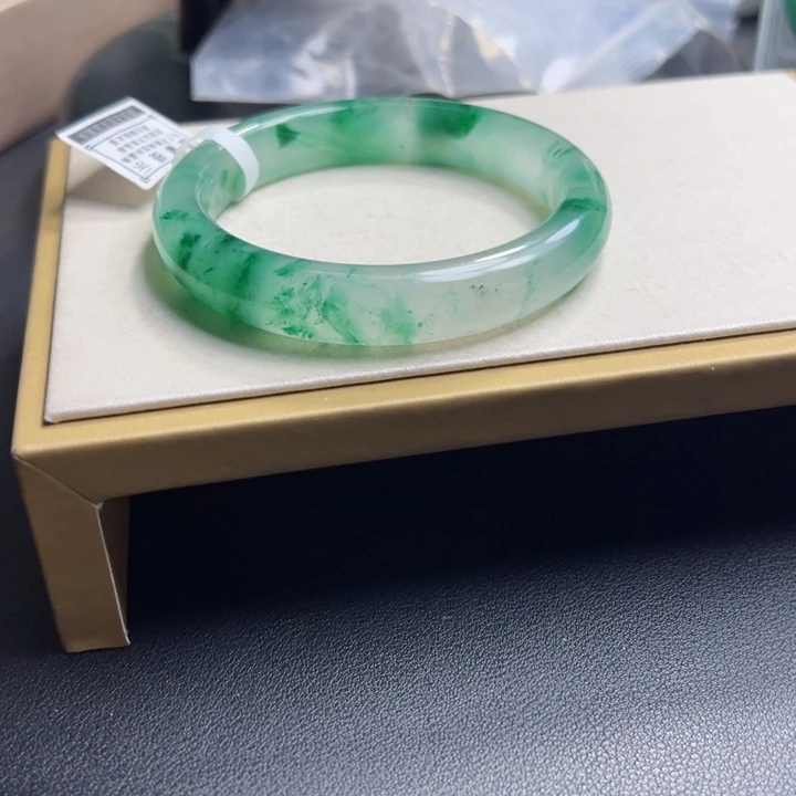 石英质玉手镯未镶嵌60.61