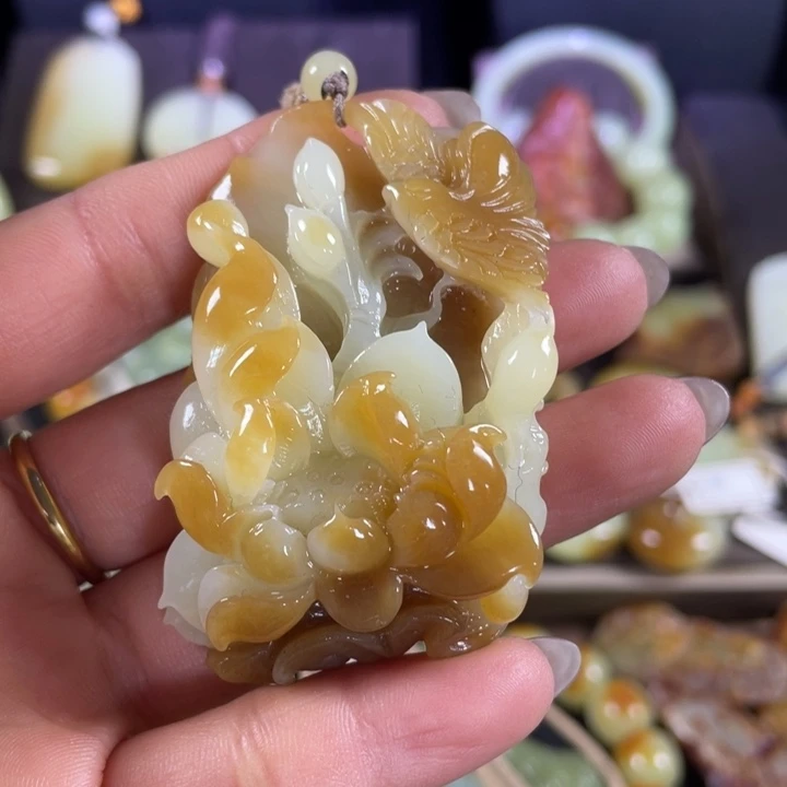 岫岩老玉（透闪石质玉）未镶嵌吊坠(赠链)