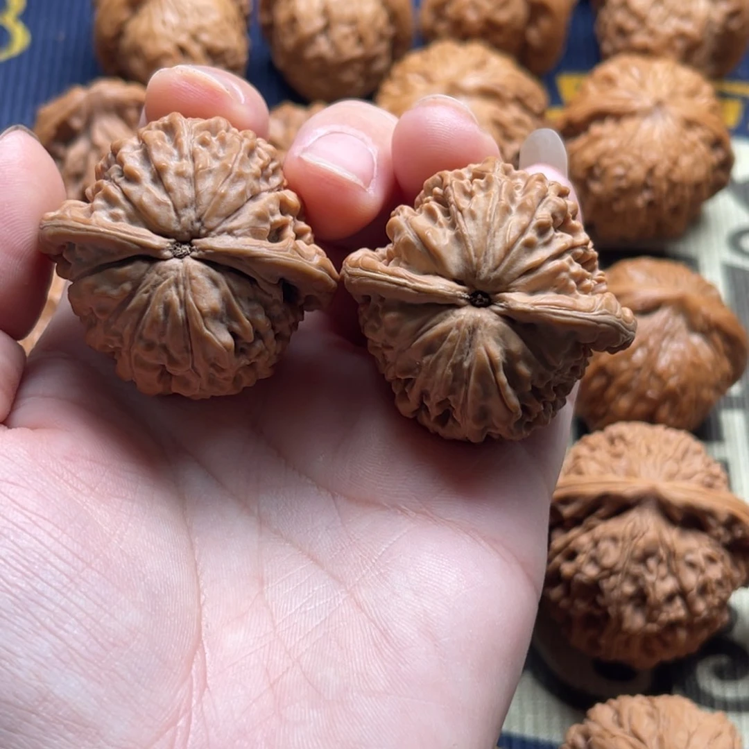 灵***c文玩核桃吊坠莲花38