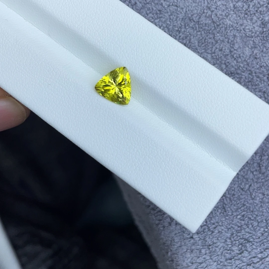 未镶嵌裸石碧玺1.75Ct。