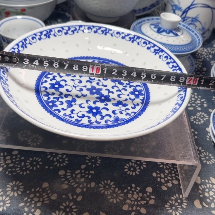 青花玲珑8寸紫荆花盘子