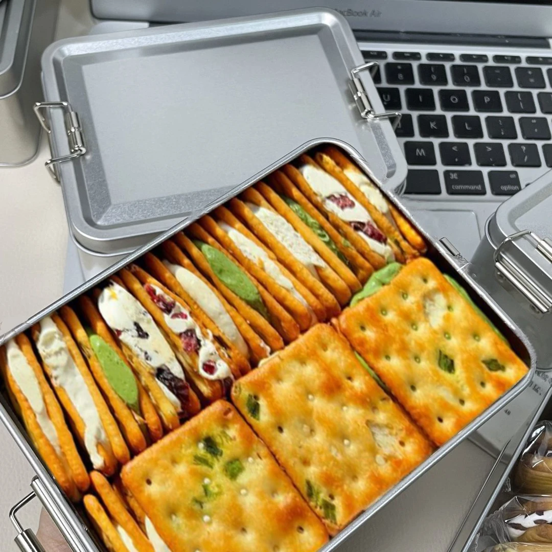 【铁盒装】台湾风味香葱牛轧夹心饼干解馋酥脆休闲零食独立透明包装