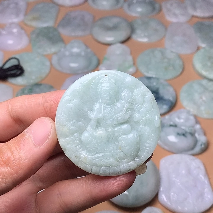 翡翠未镶嵌颈饰普贤