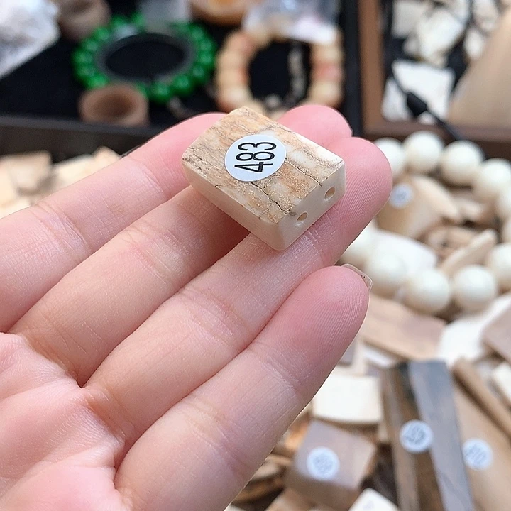 泥塑不打孔联系客服