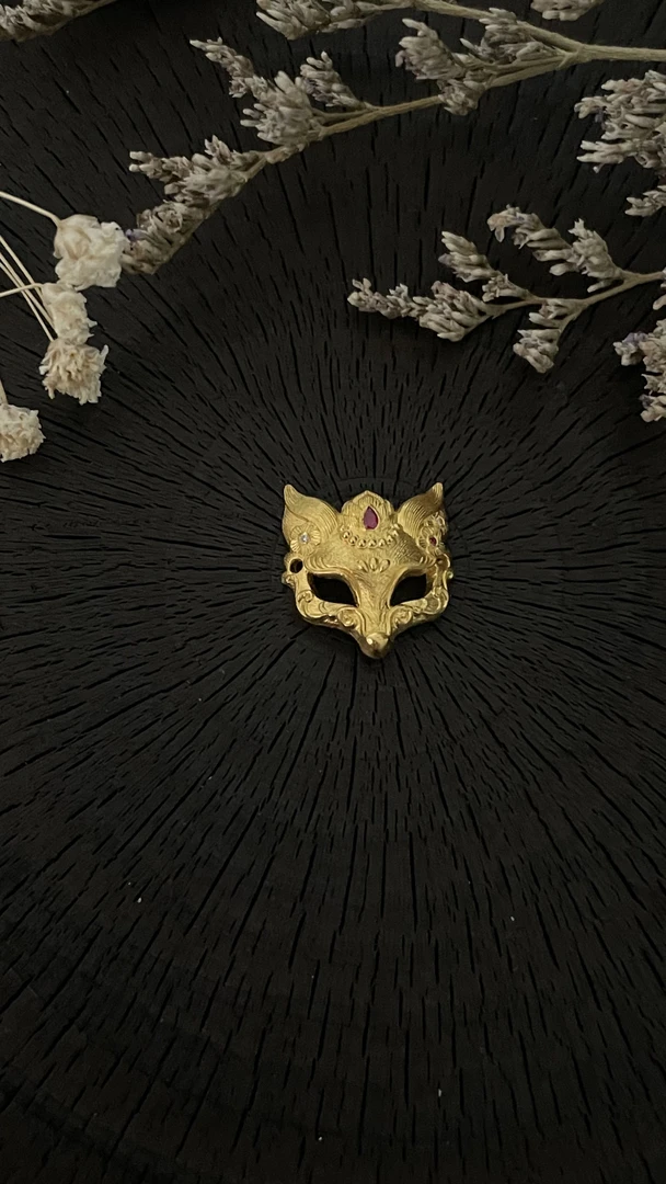 唯金珠宝 足金手工金澜焰狐面饰品