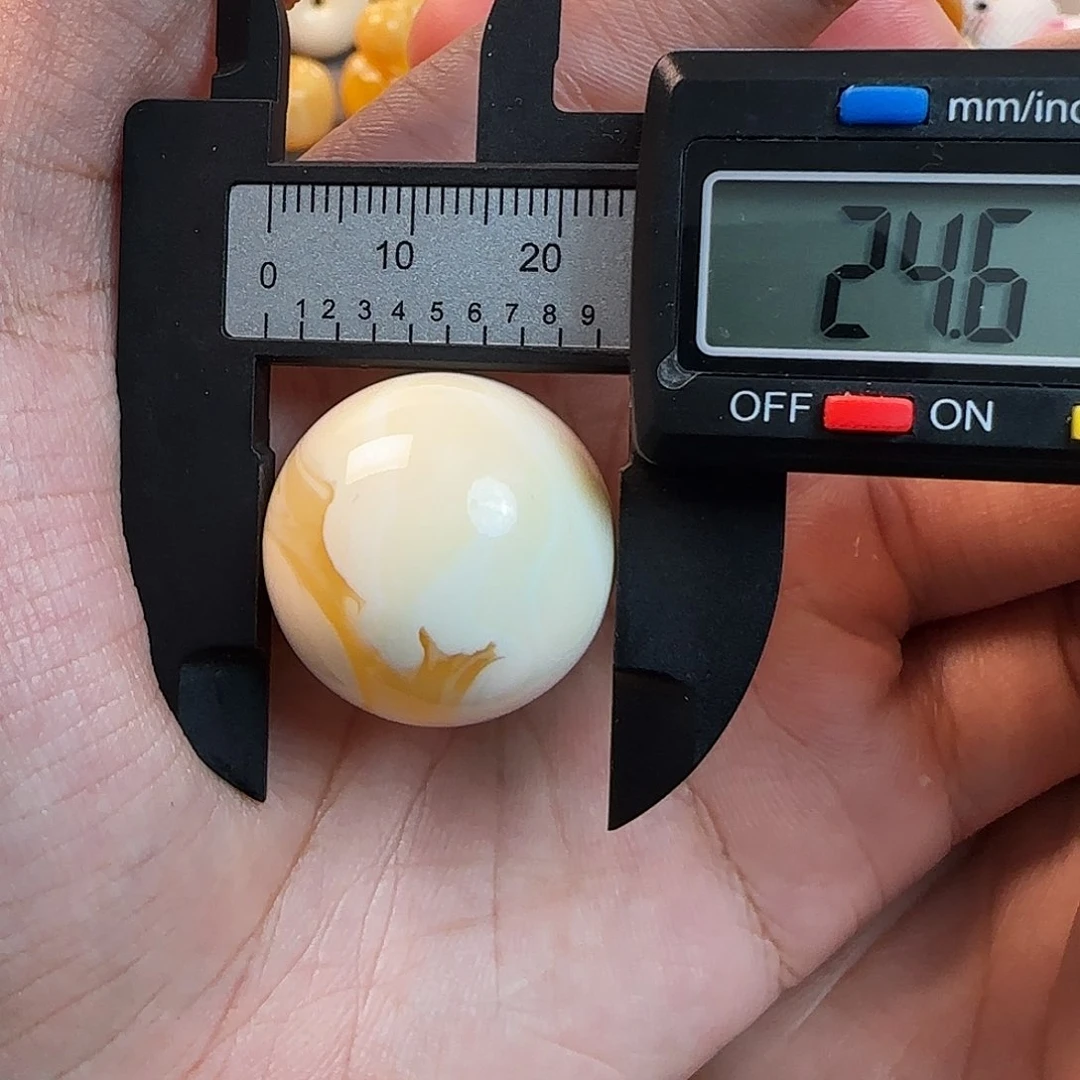 未镶嵌琥珀珠宝奇石