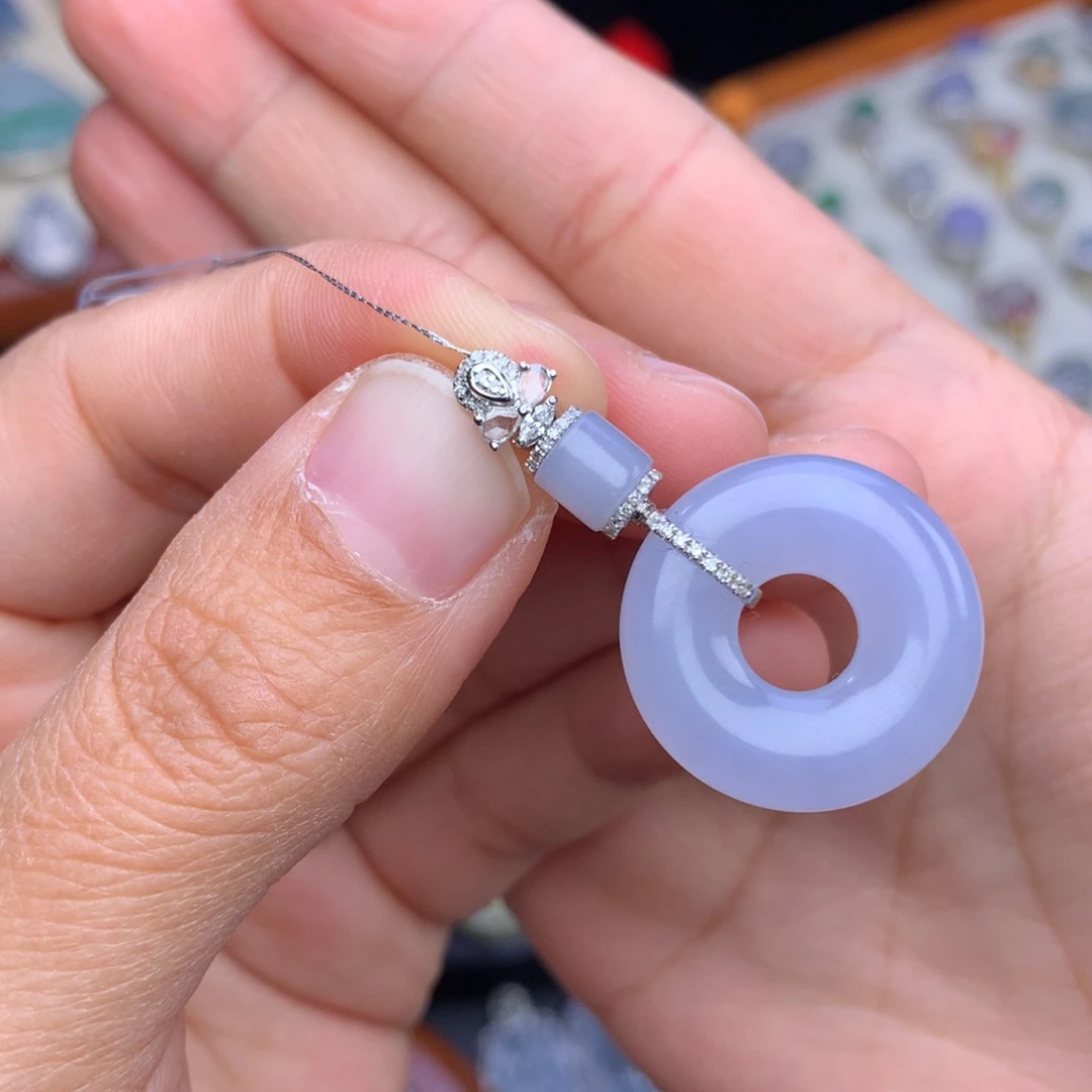 翡翠吊坠(不含链)18K金镶嵌