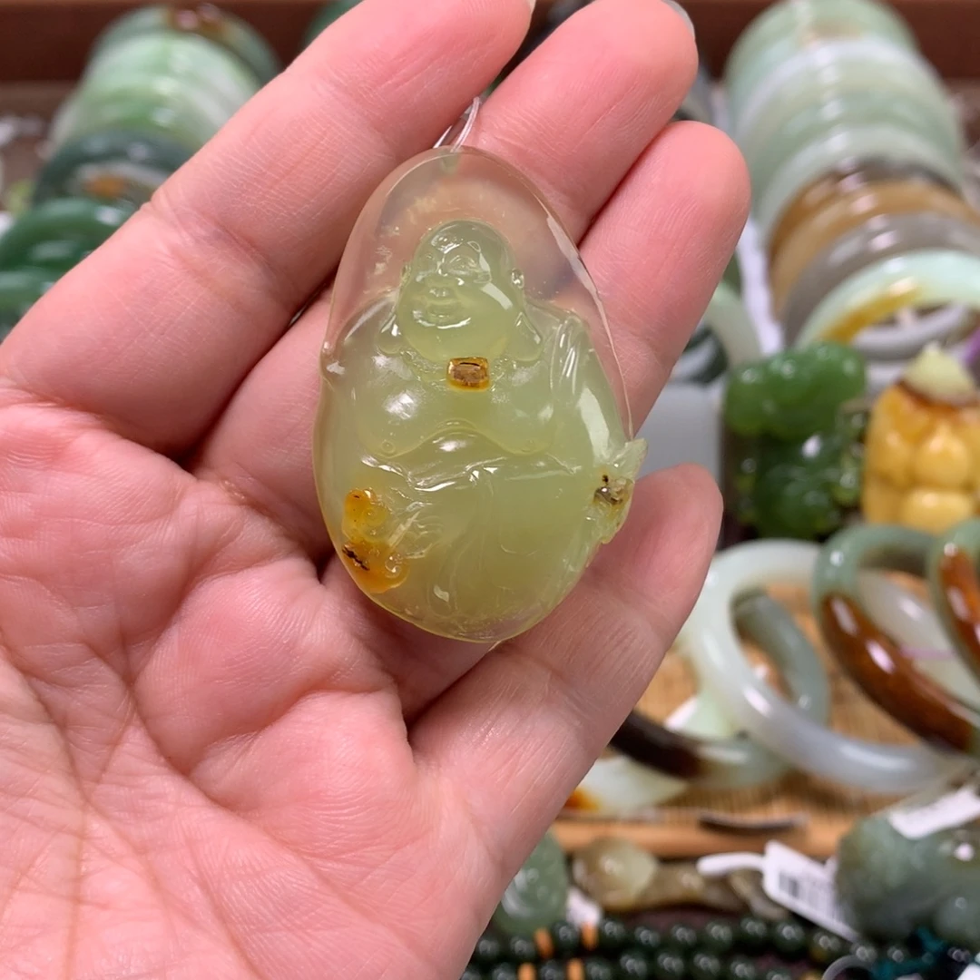 岫玉未镶嵌颈饰吊坠