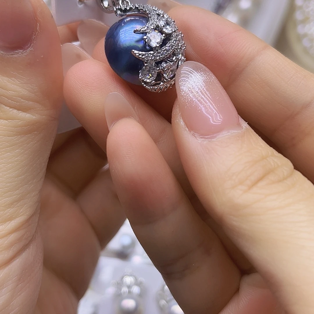 淡水珍珠吊坠或者耳钉未镶嵌