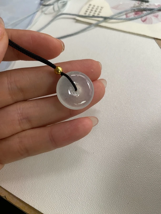 天然的缅甸翡翠A货