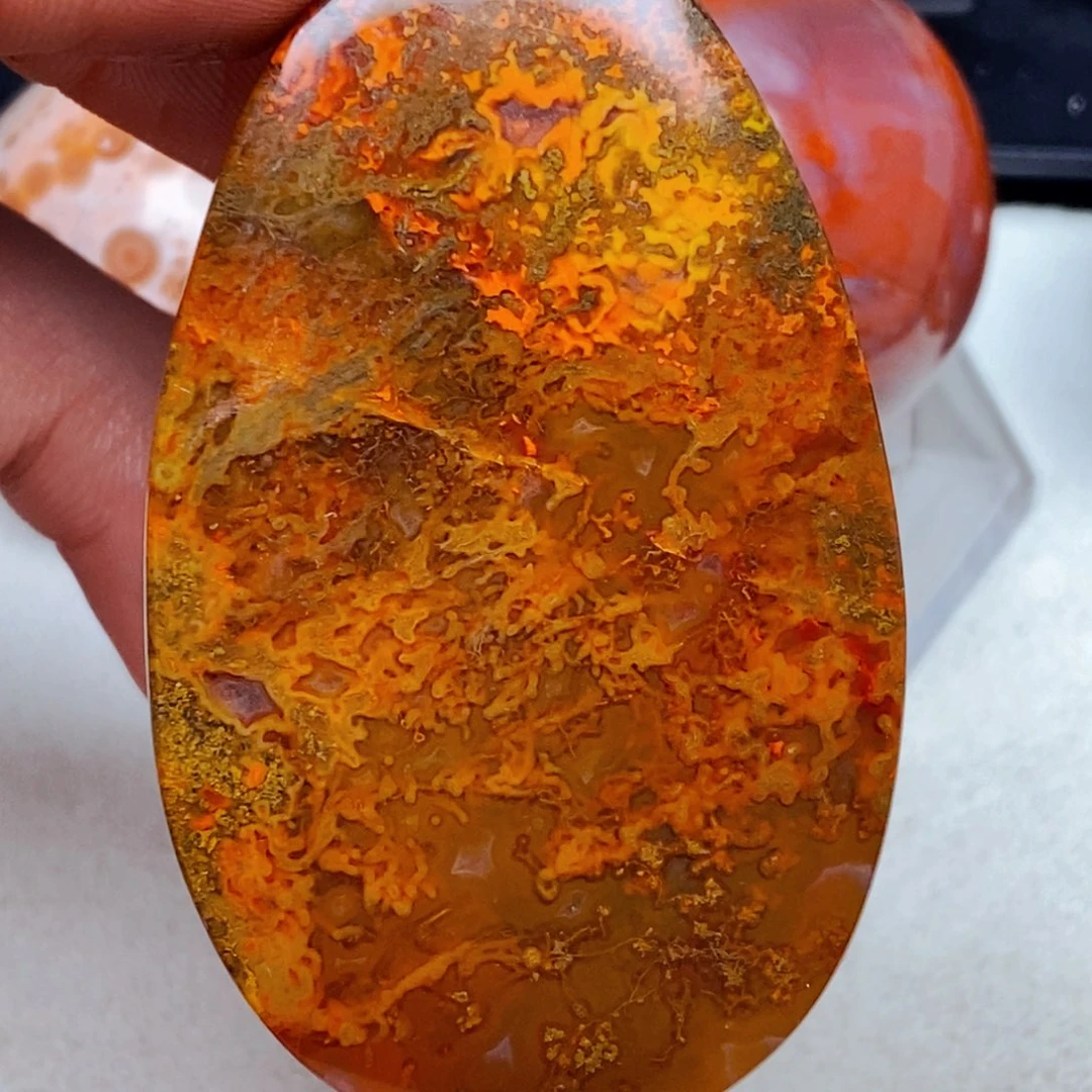 雅***庄玛瑙/玉髓未镶嵌颈饰