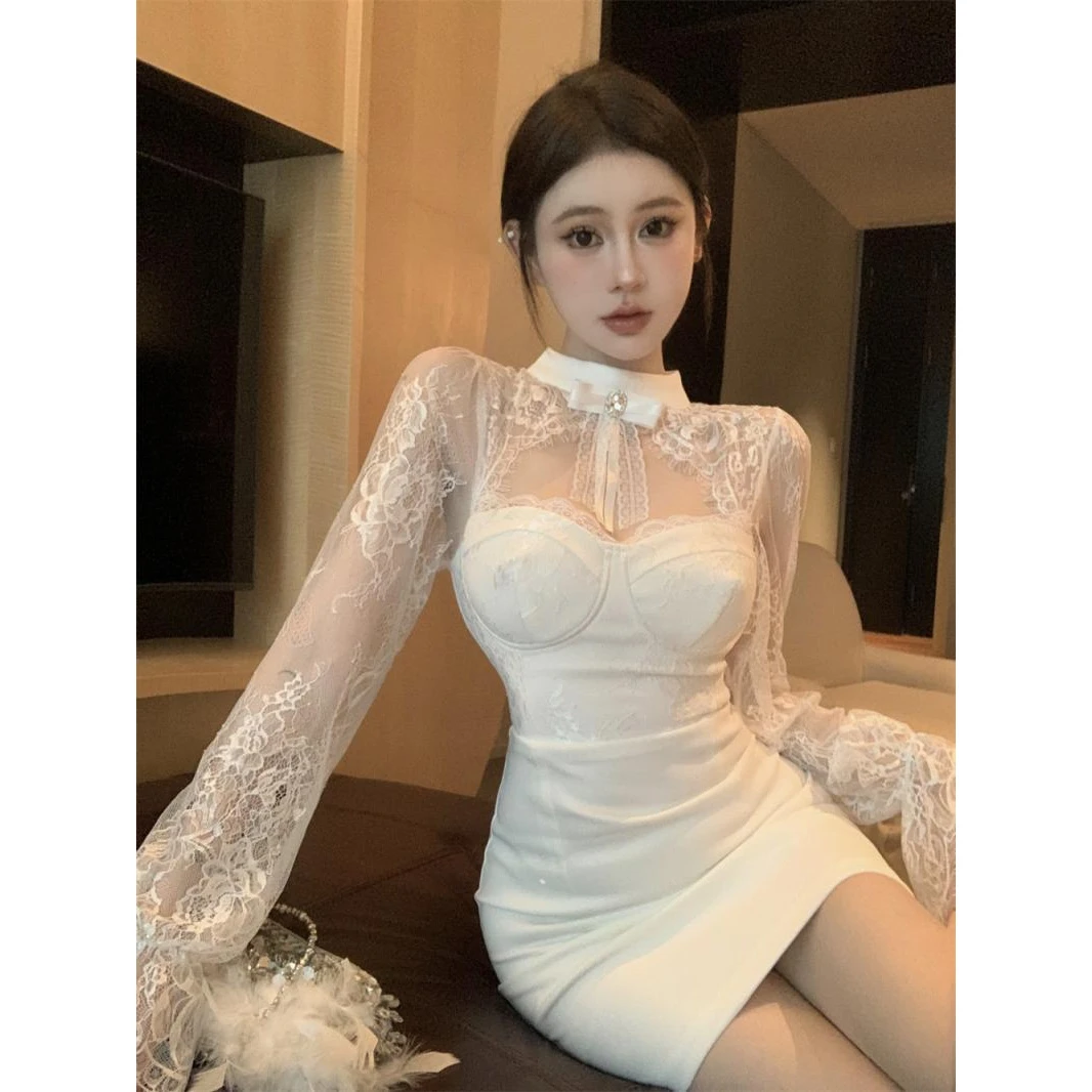 【涤纶材质】高冷御姐立领蕾丝修身显瘦水钻镂空v领抹胸包臀连衣裙
