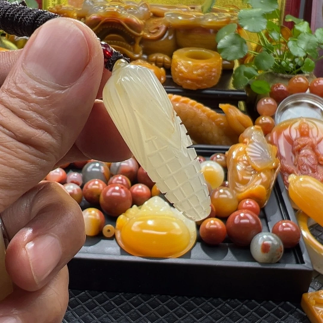 石英质玉未镶嵌颈饰