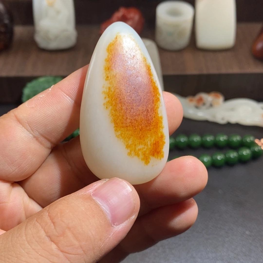和田玉（糖玉）未镶嵌吊坠(不含链)江****人