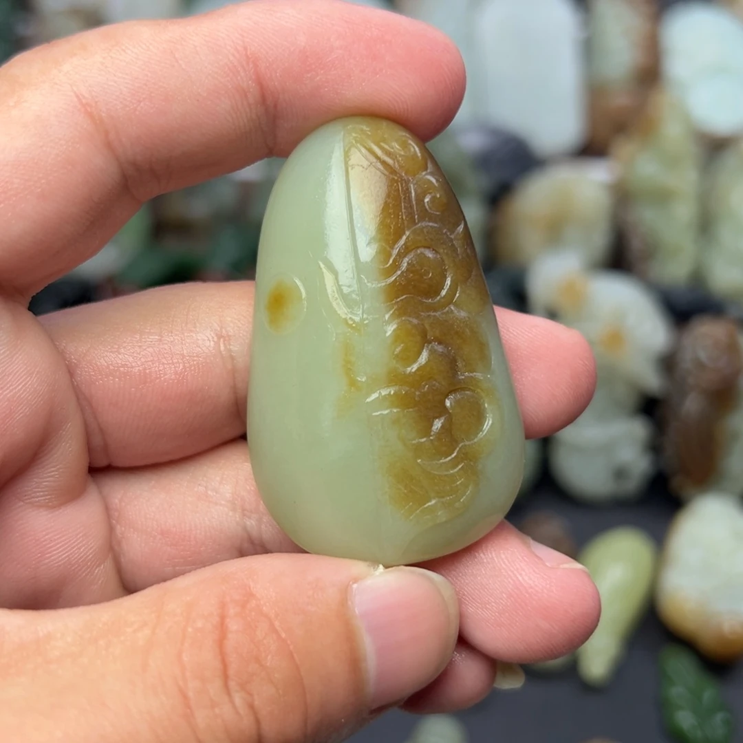 和田玉未镶嵌挂件