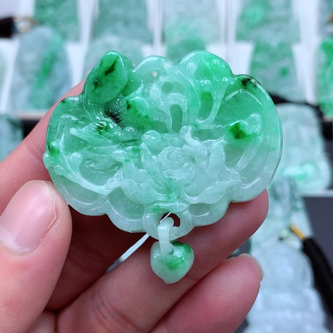 翡翠颈饰未镶嵌翡翠吊坠