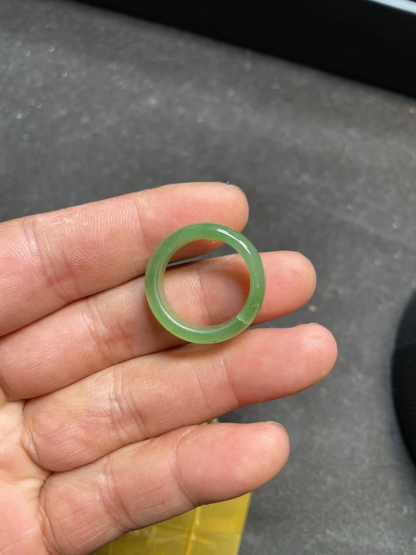 纯天然和田玉碧玉戒圈  瑕疵款