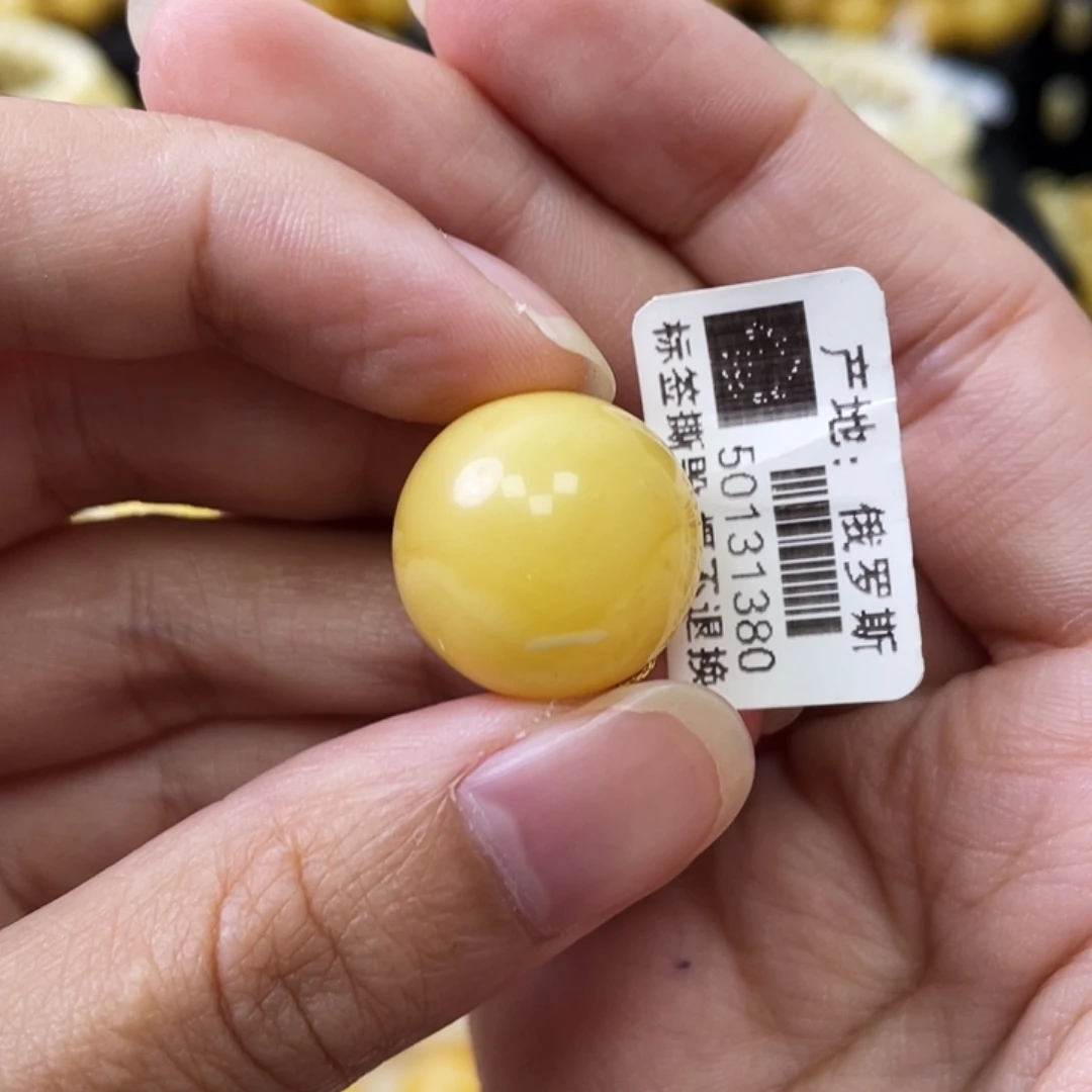 蜜蜡未镶嵌珠宝奇石今****。17.7mm浓蜡