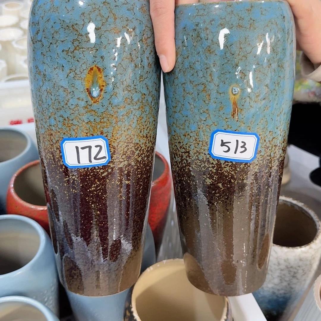 瓶葉*太两个蓝色陶瓷高25厘米瑕疵