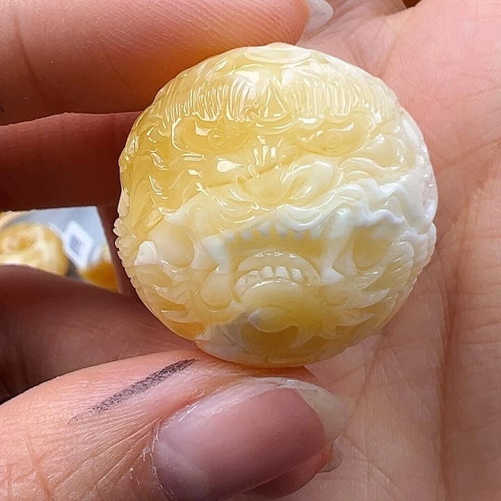 蜜蜡未镶嵌珠宝奇石