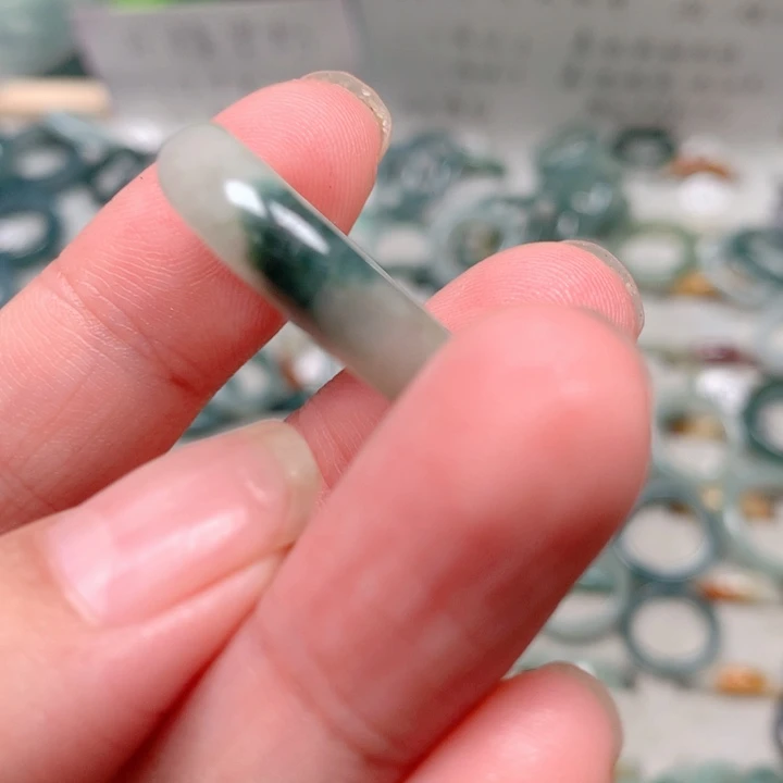 翡翠戒指未镶嵌云*海天然翡翠