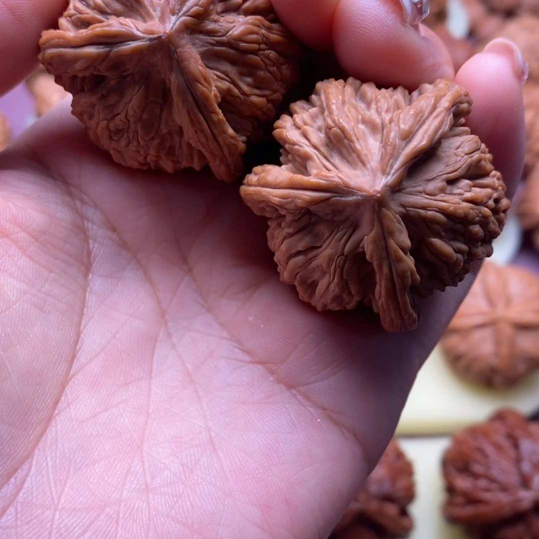 桃核把件虎头奔40全品