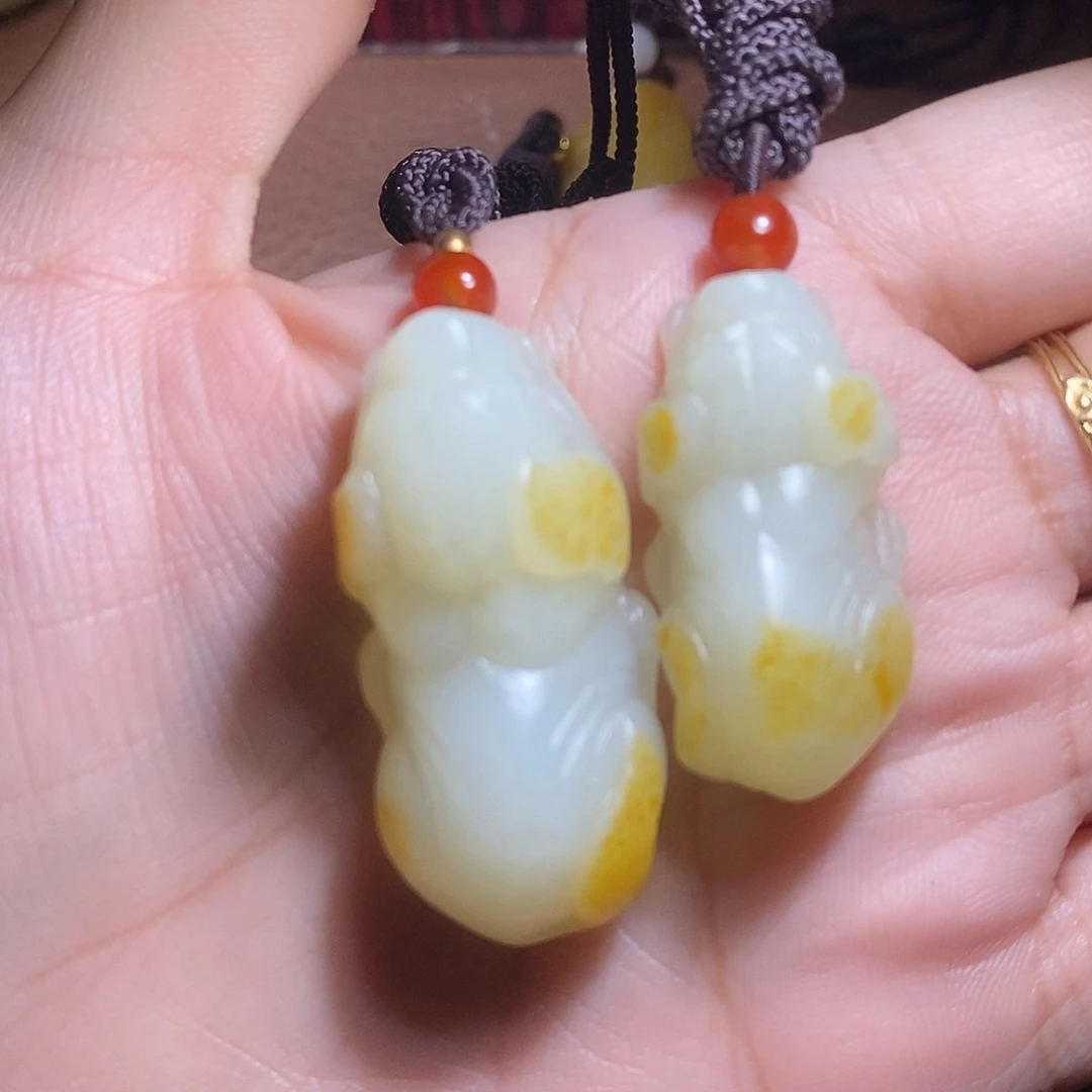 金***童未镶嵌和田玉挂件