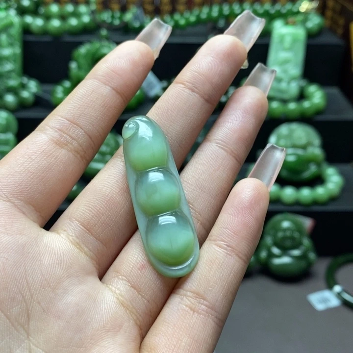 和田玉吊坠未镶嵌