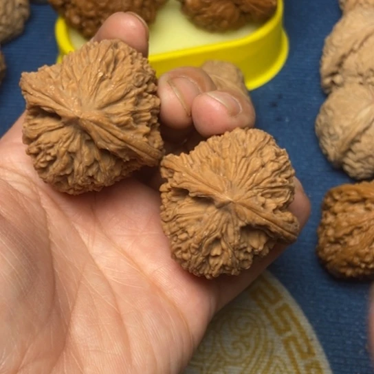 吊坠文玩核桃南疆
