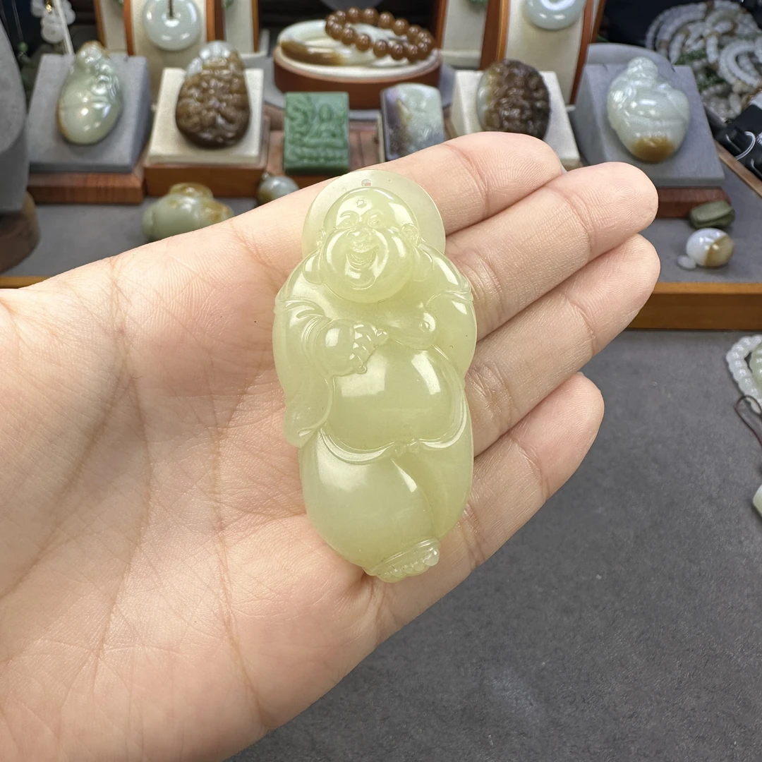 和田玉佛公吊坠颈饰