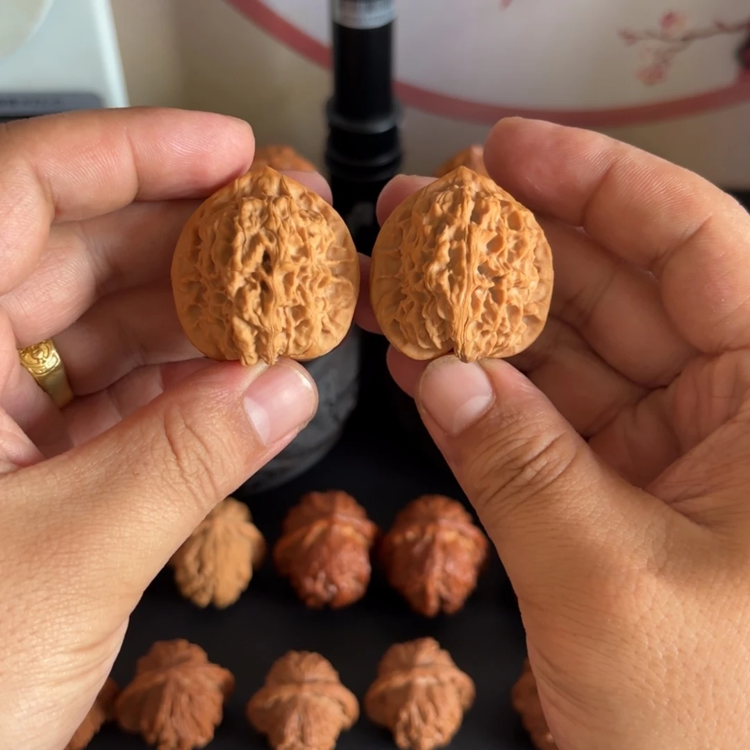 文玩核桃吊坠原树虎头（独乐寺）